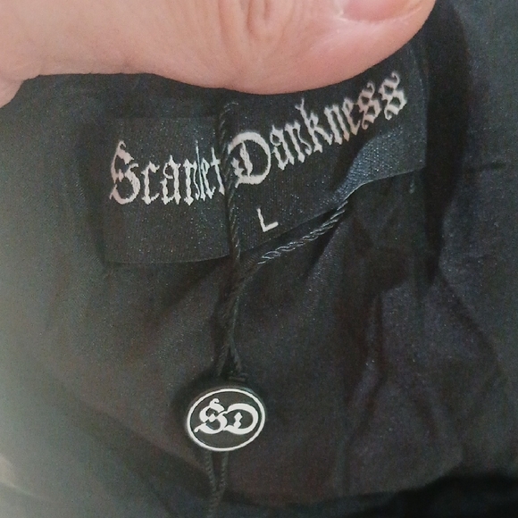 Elegant Scarlet Darkness Black Women's Dress - Picture 3 of 3